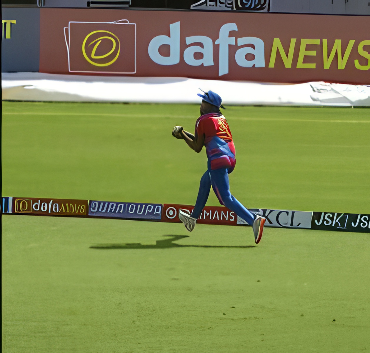 WATCH, KCL | Amal AG takes stunning catch to dismiss Akash Pillai in ALPR vs AKS game